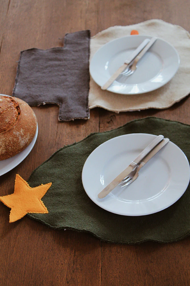CHRISTMAS CREW PLACEMATS (SET OF 4) - Image 5