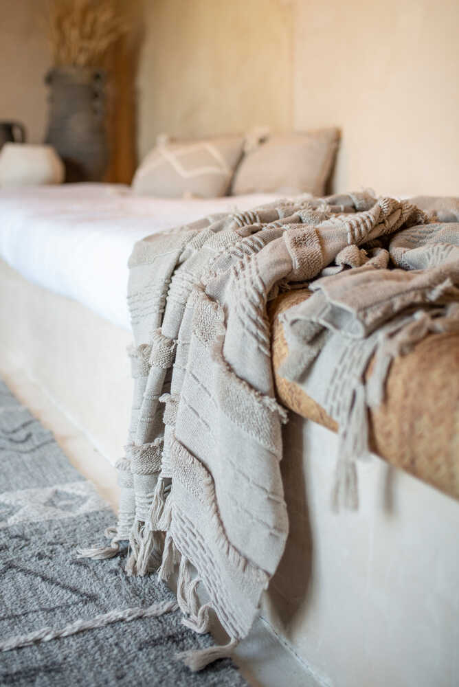 KNITTED BLANKET AIR DUNE WHITE - Image 4