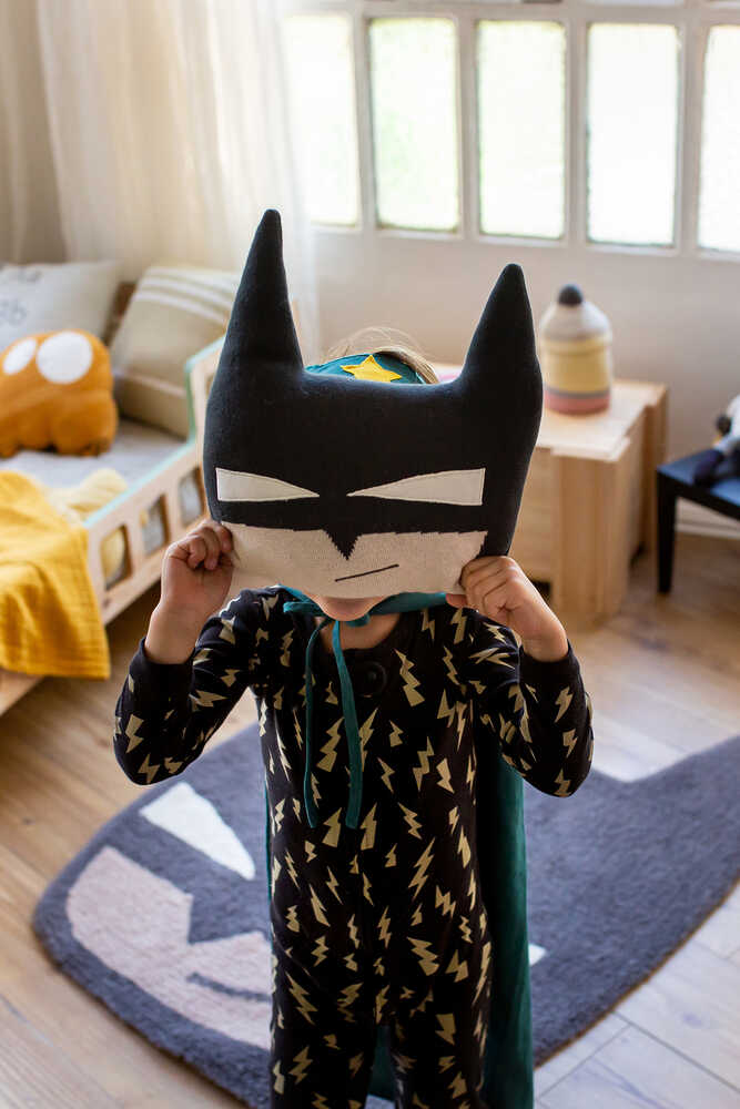 Knitted cushion Batboy - Image 2
