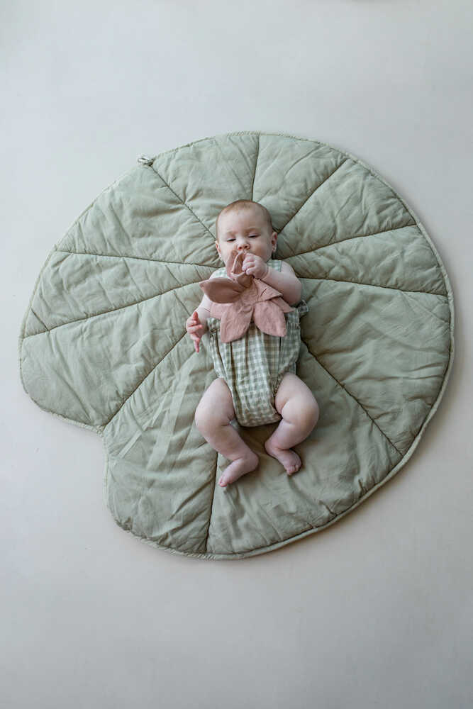 WASHABLE PLAYMAT WATER LILY OLIVE - Image 2