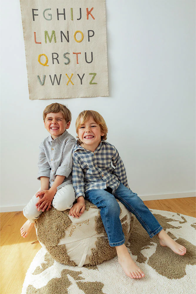 Pouf World Map Rugcycled - Image 2
